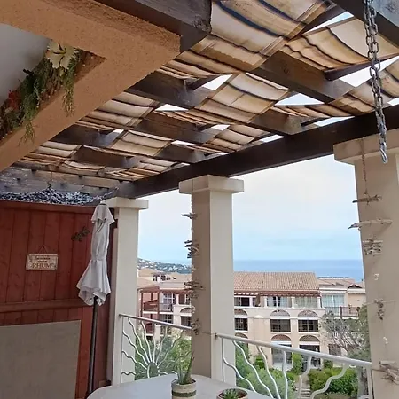 Appartement Au Petit Paradis A Cap Esterel Avec Grande Terrasse Vue Saint-Raphaël