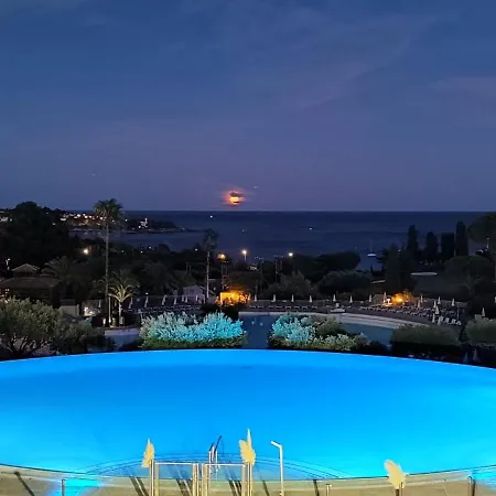 Vue Et Estérel Au Petit Paradis-terrasse 16 M2-cap Estérel-saint Raphaël