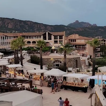 Au Petit Paradis A Cap Esterel Avec Grande Terrasse Vue דירה